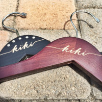 PERSONALIZED HANGER GIVEAWAY